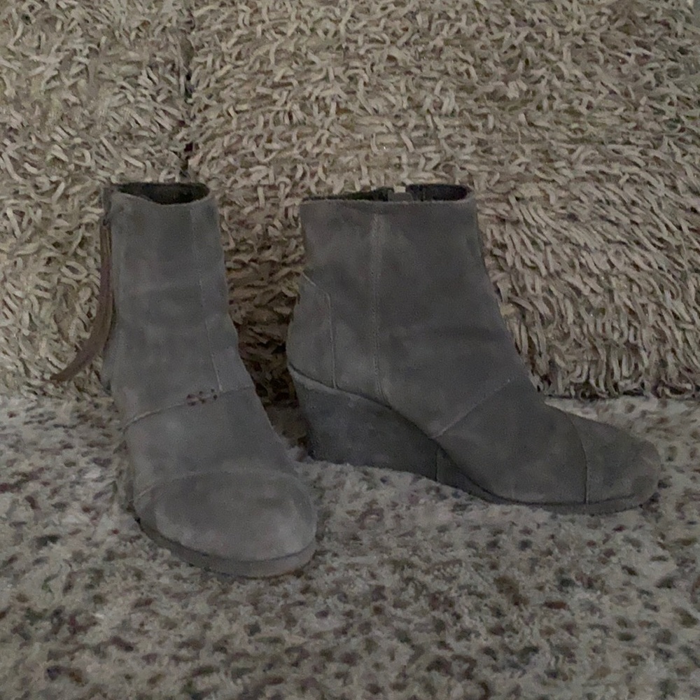 Toms desert wedge grey suede ankle boots. Size 9